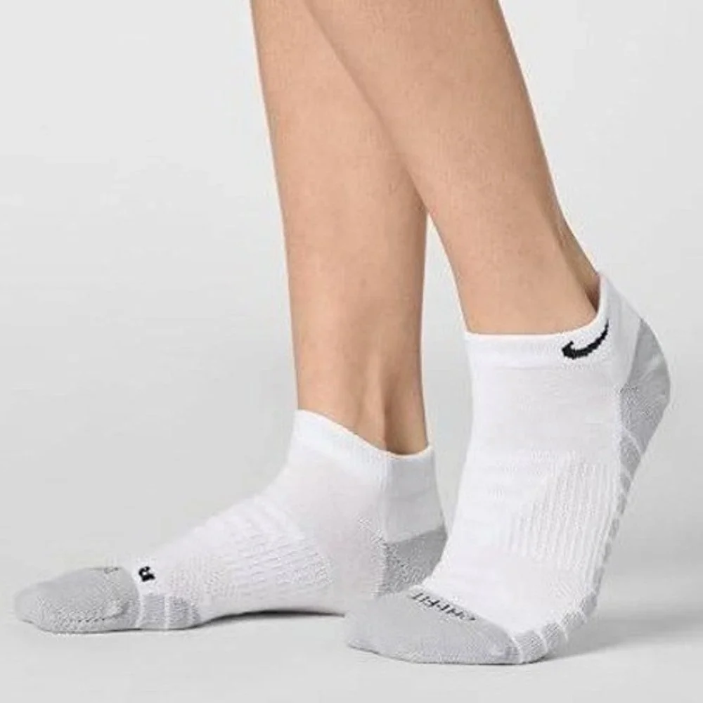 Nike Everyday Max Cushioned Training No-Show Socks 3 Pairs White Medium SX6964